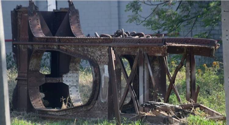 Al rescate de nuestra historia: impulsan la recuperación de las piezas originales del viejo Puente Colgante