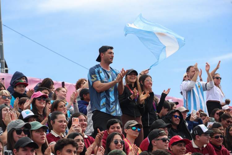  Santa Fe vivió una fiesta de la mano de Las Leonas y Los Leones