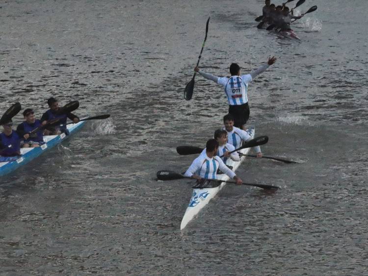 Canotaje de velocidad: Rubén Rézola fue oro en Santa Fe junto al K4 argentino