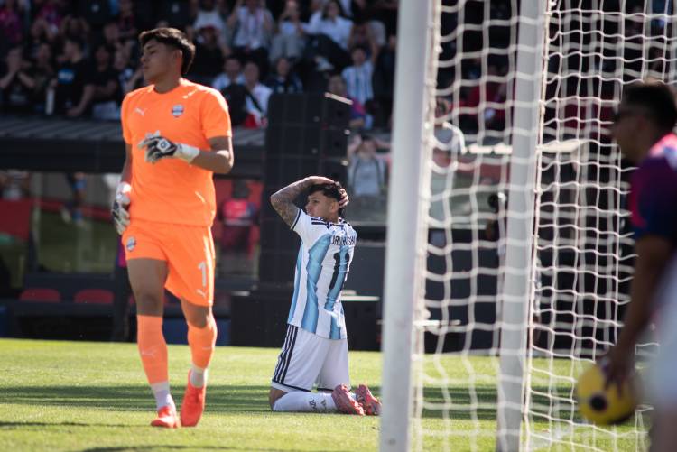 Un Coloso celeste y blanco: 40 mil personas acompañaron a Argentina hasta la plata en fútbol Suramericano