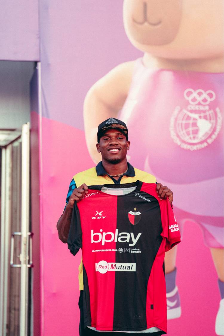 El colombiano Ronald Longa y la pulsera sabalera de la suerte