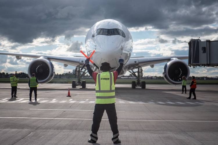 Con el vuelo Rosario-Madrid la provincia recuperó la conexión aérea directa con Europa: “Hoy llegamos al mundo de manera ágil, rápida y económica”, afirmó Pullaro