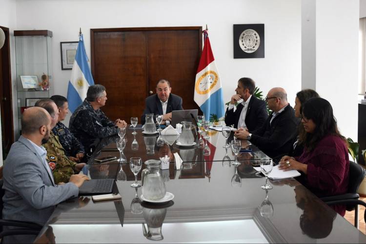 Poletti recibió al contraalmirante de la Armada para coordinar acciones ante el Fenómeno El Niño