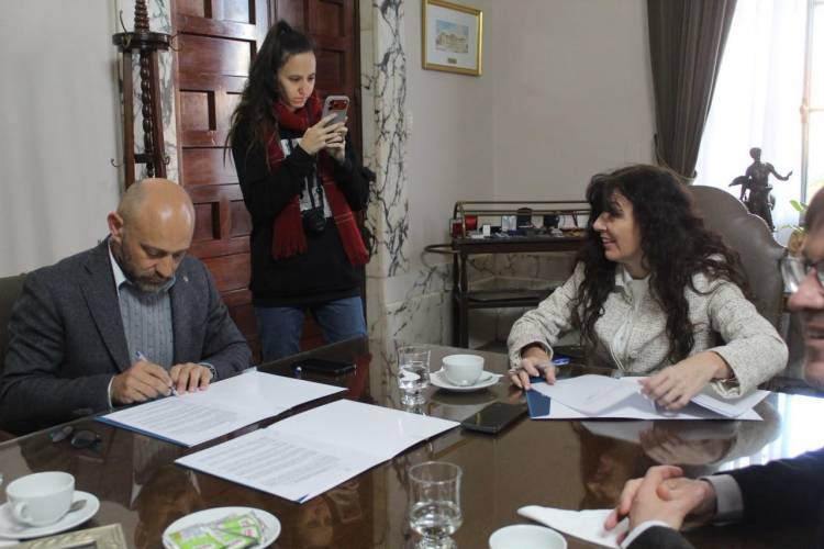 Provincia invierte más de $ 2.500 millones al año en ciencia y consolida una alianza estratégica con las universidades públicas