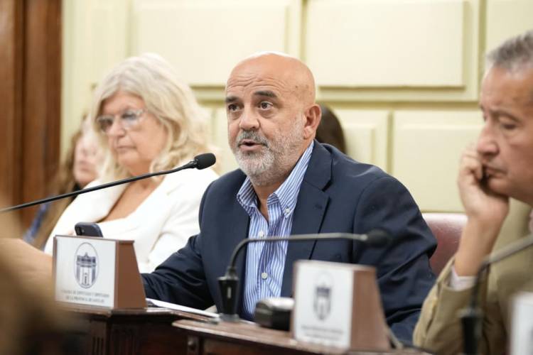 Buscan modificar la ley de coparticipación para garantizar transferencias diarias a municipios