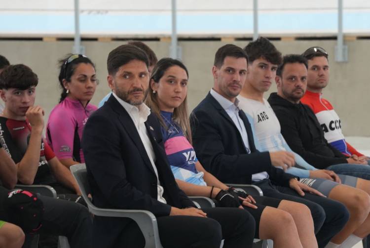Pullaro en el Invencible Velódromo de Rafaela: “Tenemos un plan que impulsa el deporte y busca generar crecimiento económico y empleo”