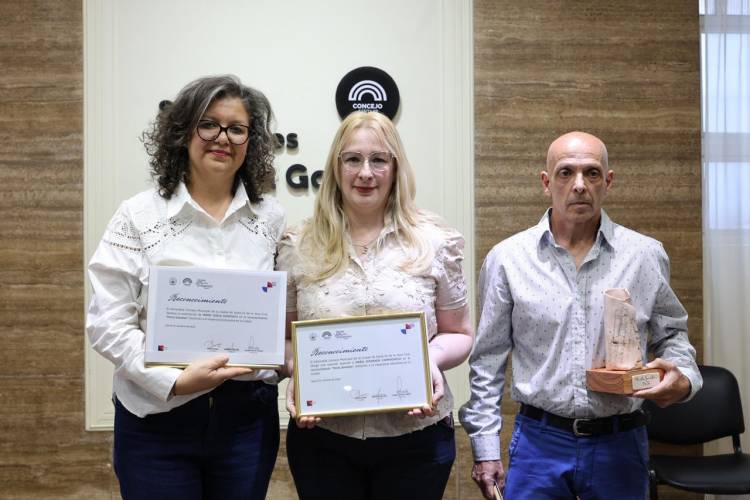Vocación y legado: el Concejo Municipal entregó la distinción Marta Samatán a la trayectoria educativa