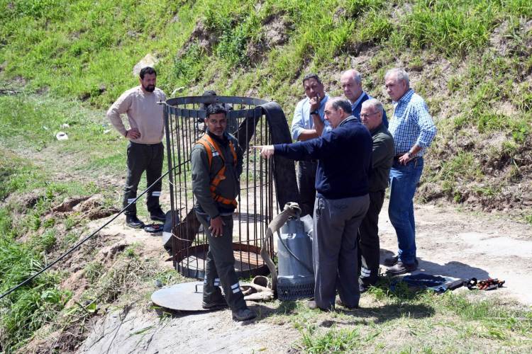 Poletti recorrió y supervisó los trabajos preventivos en Colastiné Norte